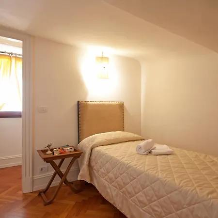 Aparthotel Serristori Palace