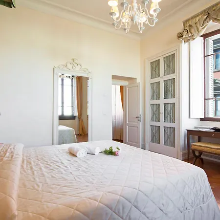 Serristori Palace Aparthotel
