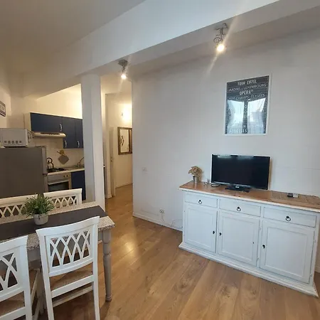 Little Palm Apartment *