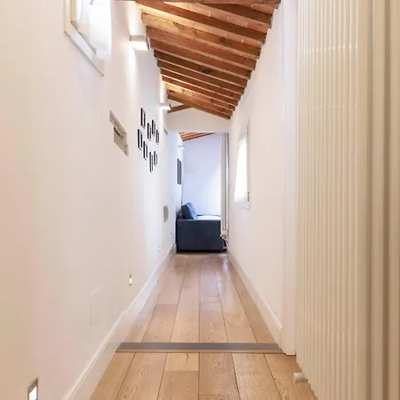Novella Cozy House Florence