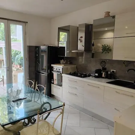 2 Stanze Apartment *