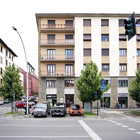 Apartamento Lux Center, 2camere, 2bagni, Train Station Smn *