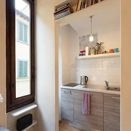 Via Benedetta, 13 - Charming - Florentine Gem Steps From Station - Prime Spot!