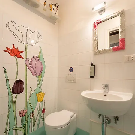 Via Benedetta, 13 - Charming - Florentine Gem Steps From Station - Prime Spot! Apartment Florence