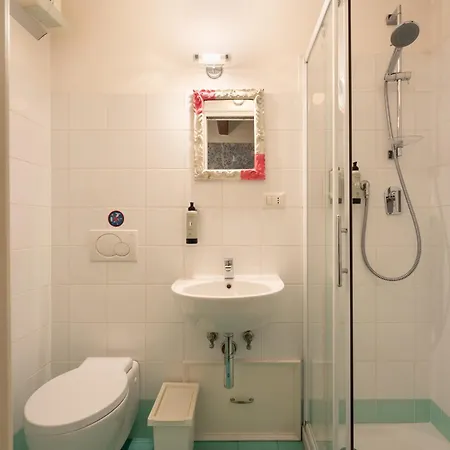 Apartment Via Benedetta, 13 - Charming - Florentine Gem Steps From Station - Prime Spot! Florence