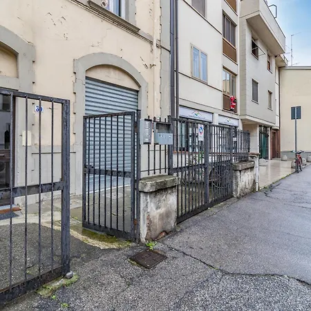 Center Private Garden - Happy Apartment