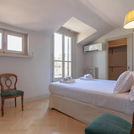 Pitti Secret Rooftop Apartment Florence