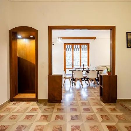 Near Airport 8 Guests - Big Elegant Διαμέρισμα *