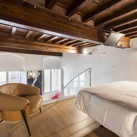 Apartment Palazzo Bardi N 1 *