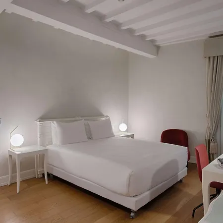 Nh Collection Porta Rossa Hotel 5*
