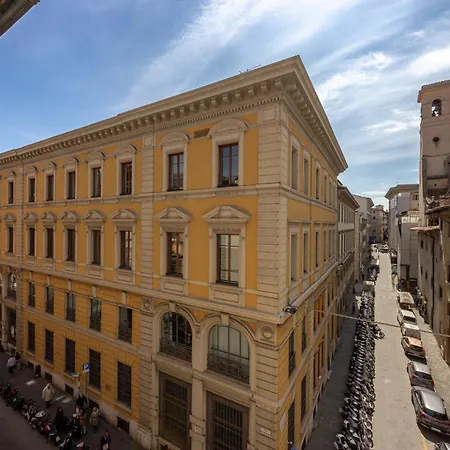 Elegant Dome In The Heart Of Florencia