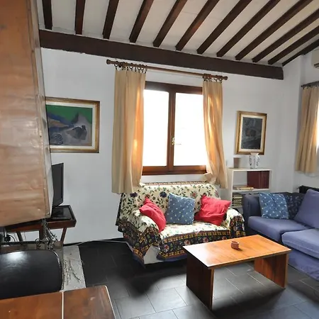 Pitti 12 Apartment *
