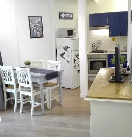 Little Palm Apartment *