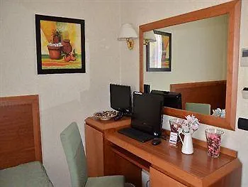 Archi Rossi Hostal