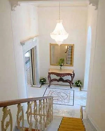 Embassy 4*