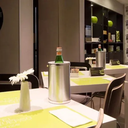 Hotel Universo 3*