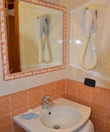 Archi Rossi Hostal