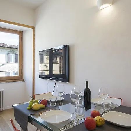 Alinari Apartment *