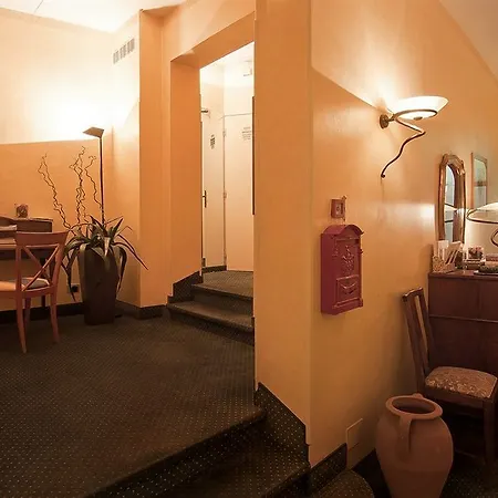Centro Hotel 2*