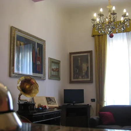 Hotel Enza 2*