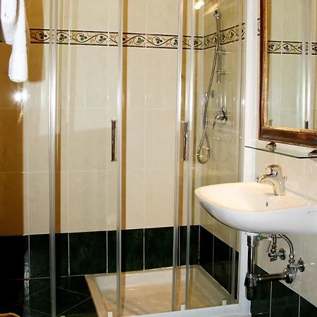 Hotel Enza