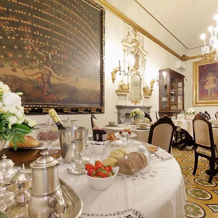 לינה וארוחת בוקר Piazza Pitti Palace - Residenza D'epoca 3*