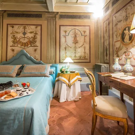 Piazza Pitti Palace - Residenza D'epoca 3*