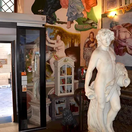 Ostello Archi Rossi