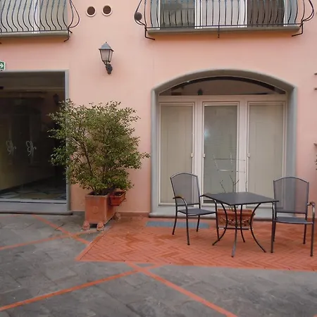 Palazzo Virginio 3* Florence