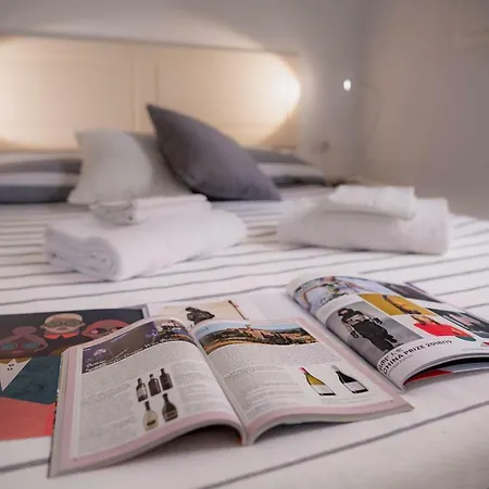 Novella White Apartment