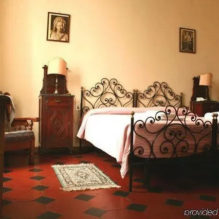 Hotel Fedora 2*
