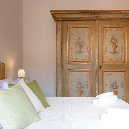 Historical Spectacular Arno View With Balcony From 12 Th Century. Apartament *