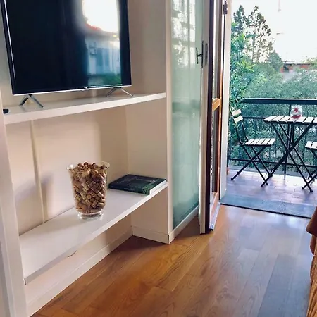 Liberta With Balcony Apartment