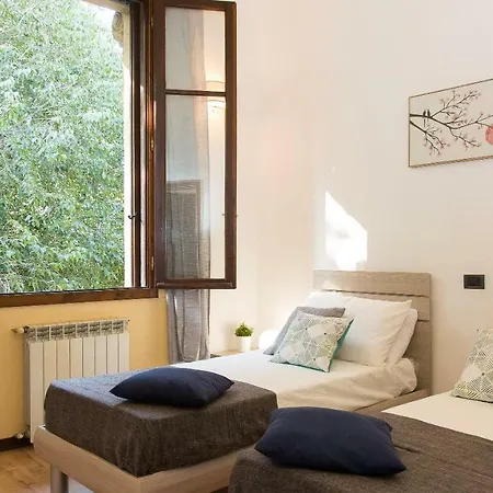 In Rome - Santa Maria Novella Palace Apartment