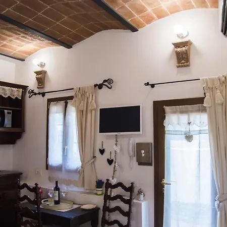 Lovely Nest Near Center Apartment *