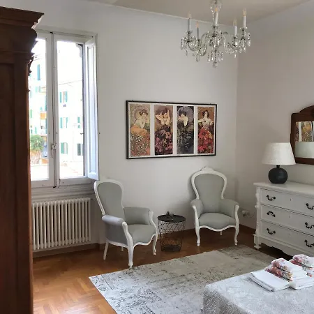 Romantic And Charming Apartament
