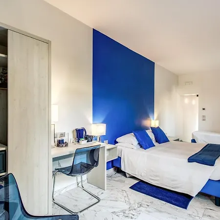 Boston Hotel 3*