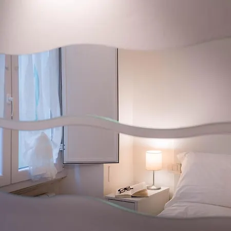 Novella White Apartment Florence