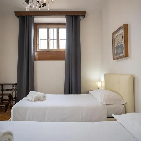 Aldobrandini Hotel *