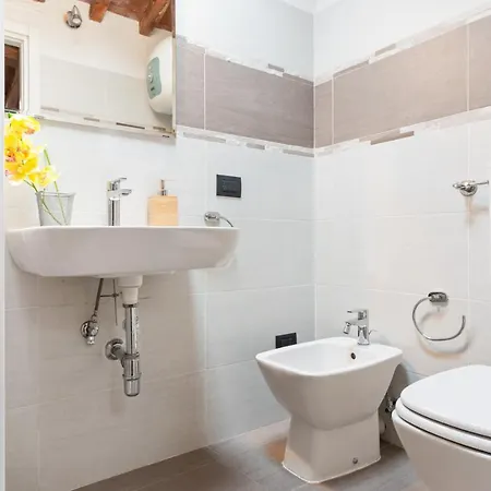 Modern Flat - 3 Mins From Duomo Square Florenz