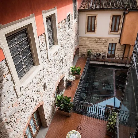 Alba Palace Florencia