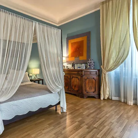 Opera Boutique 3*