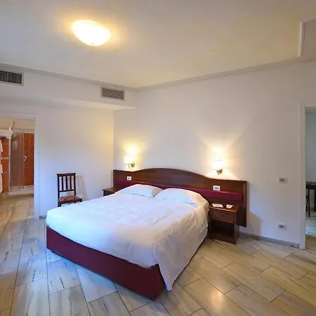 Relais La Corte Di Cloris 3*