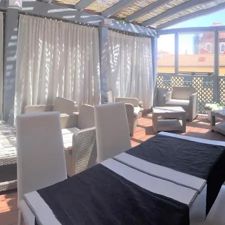 מלון Alinari 3*