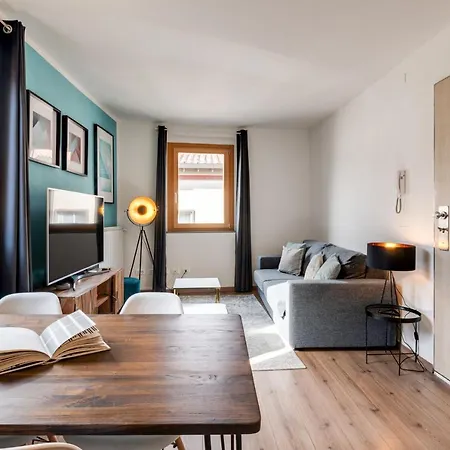 Santa Croce Flat - Modern Florence