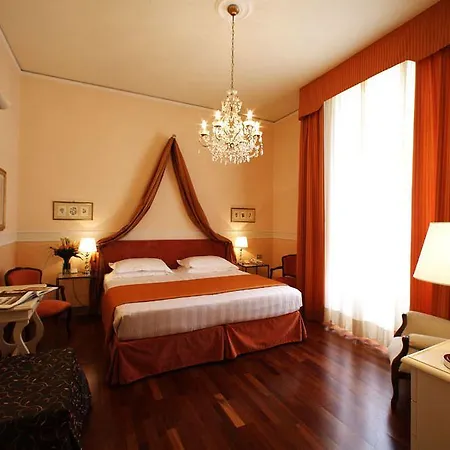Carlotta 4*