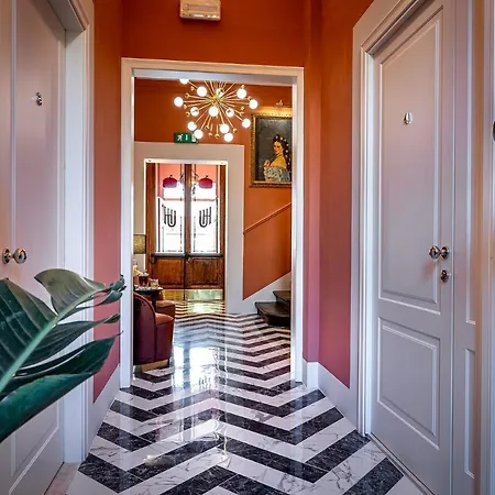 Ungherese Small Luxury Hotel Firenze