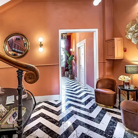 Ungherese Small Luxury Hotel 3*
