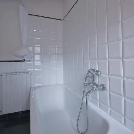 Maggio White Apartment
