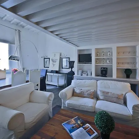 Apartment Maggio White